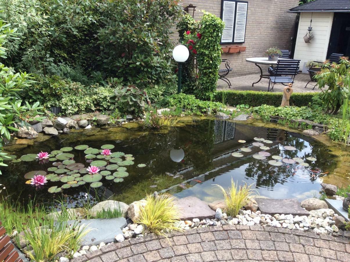 Bed and Breakfast De Aremberg Waalre Exterior foto